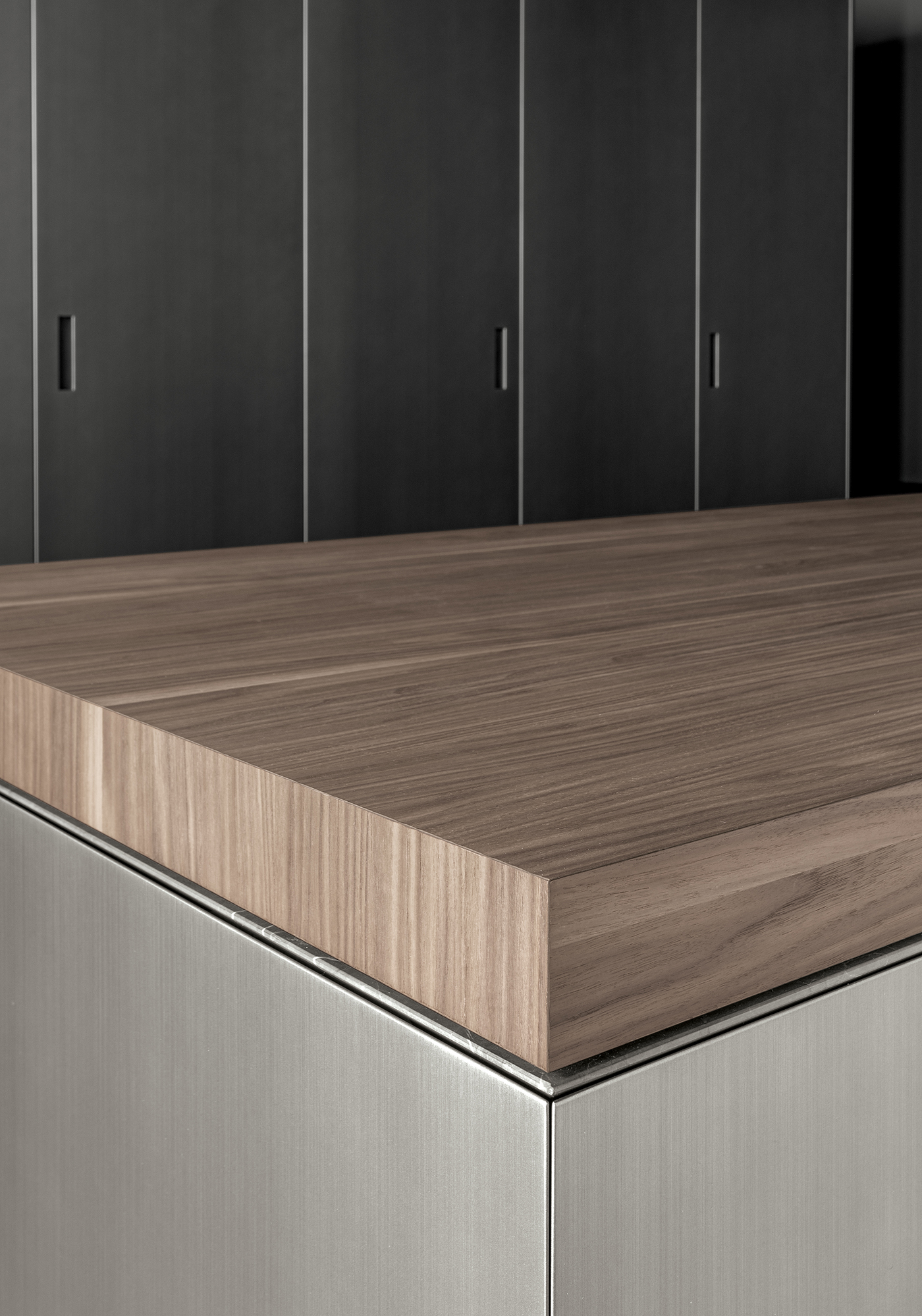 Impeccable Surprise � ���� 3, ����������� ����� MITTEL Cucine
